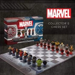 USAopoly Marvel: Collector's Chess Set